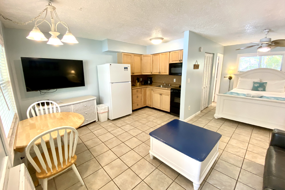 Rooms 9 and 9a - Studio Apartments with Kitchen